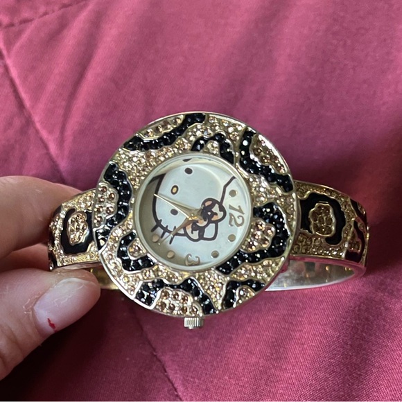 Used Hello Kitty Watch!!! leopard print - Picture 4 of 7